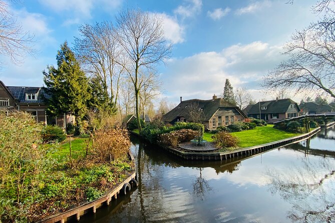 Zaanse Schans and Giethoorn Small-Group Tour with Hotel Pick-Up - Booking details worth knowing