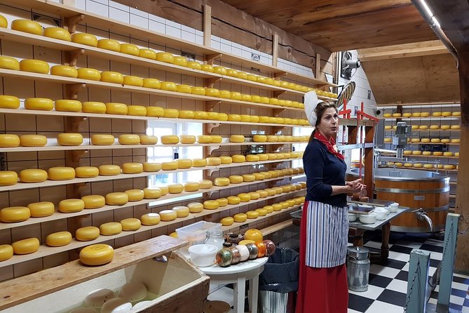 Zaanse Schans and Volendam Private Tour – Clogs, Cheese and More - The guide makes or breaks the experience