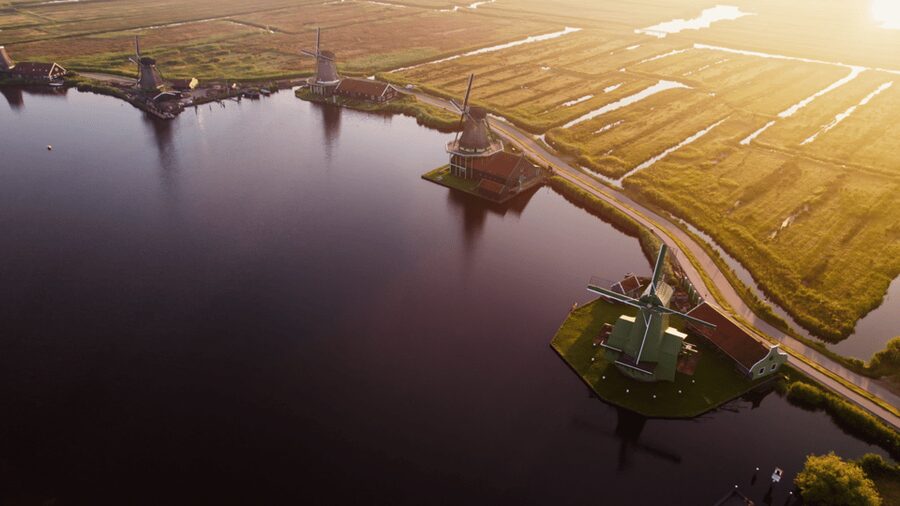 Zaanse Schans: Cruise UNESCO Windmills Village + Live Guide - The chocolate works: follow your nose