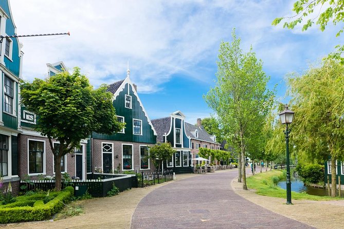 Zaanse Schans, Edam, Volendam and Marken Tour - Zaanse Schans: Windmills and Wooden Shoes