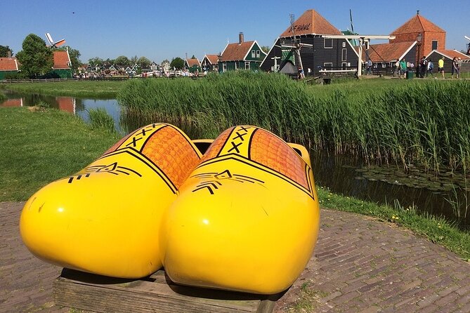 Zaanse Schans private tour Windmills 1/2 day in Jaguar S Type - Three hours among windmills, cheese, and clogs