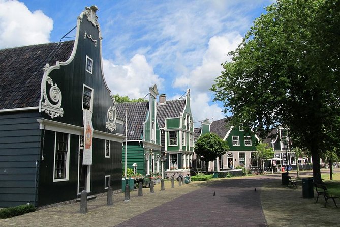 Zaanse Schans Private Tour Windmills - What the guide adds to the visit