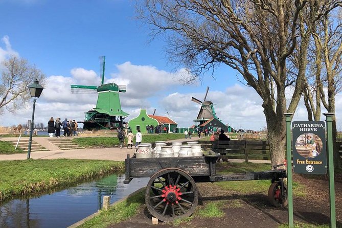 Zaanse Schans windmill tour with Italian guide - Walking the Zaan River route