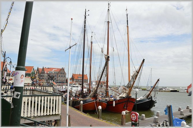 Zaanse Schans Windmills, cheese and clogs and Volendam tour from Amsterdam - Who should book this half-day tour?