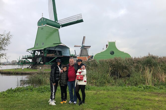 Zaanse Schans Windmills, Countyside & Fishing Villages - Entering Zaanse Schans and its working windmills