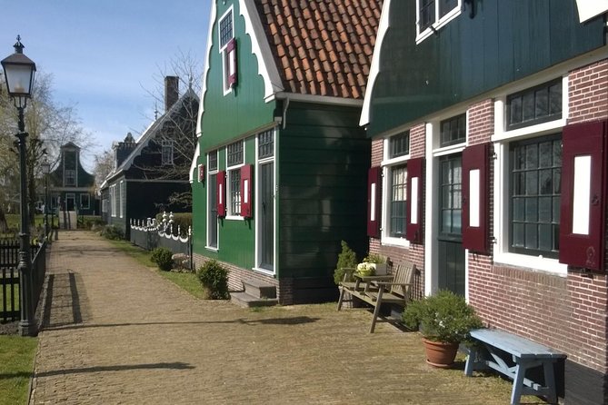Zaanse Schans Windmills Private Tour from Amsterdam Airport - What the private format adds